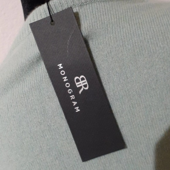 MONOGRAM sz XS 100% cashmere top, $150, NWT - Picture 3 of 7